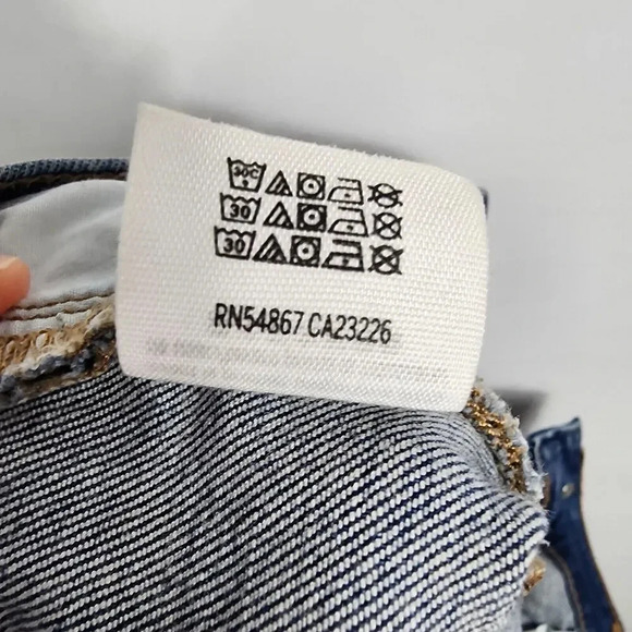 VS Pink Hi Waisted Cut Off Denim Shorts Women Sz 8 Blue Distressed 1.5" Inseam - Picture 7 of 7